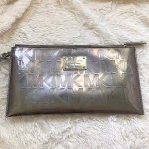 Michael Kors wristlet